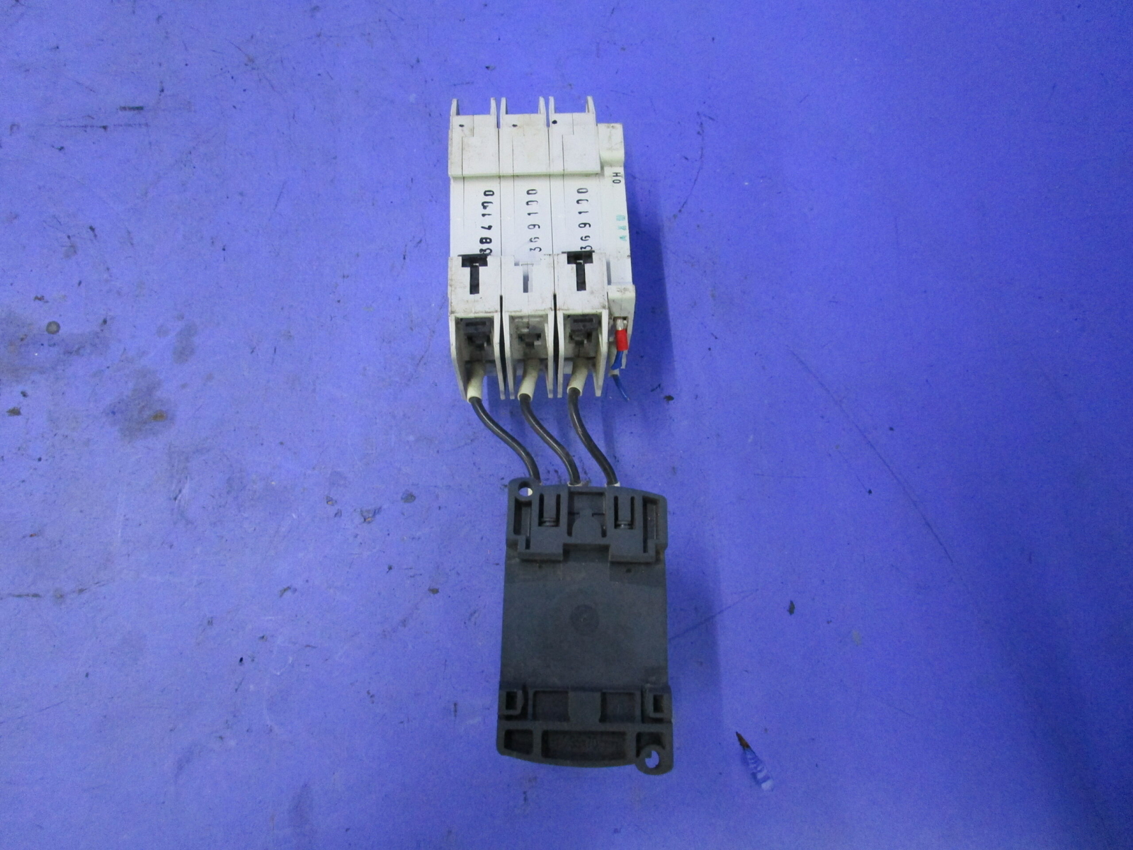 NEW MOELLER CIRCUIT BREAKER FAZ-D10/3-RT 10A 480Y/277V 3P W/SCHNEIDER ELECTRIC C