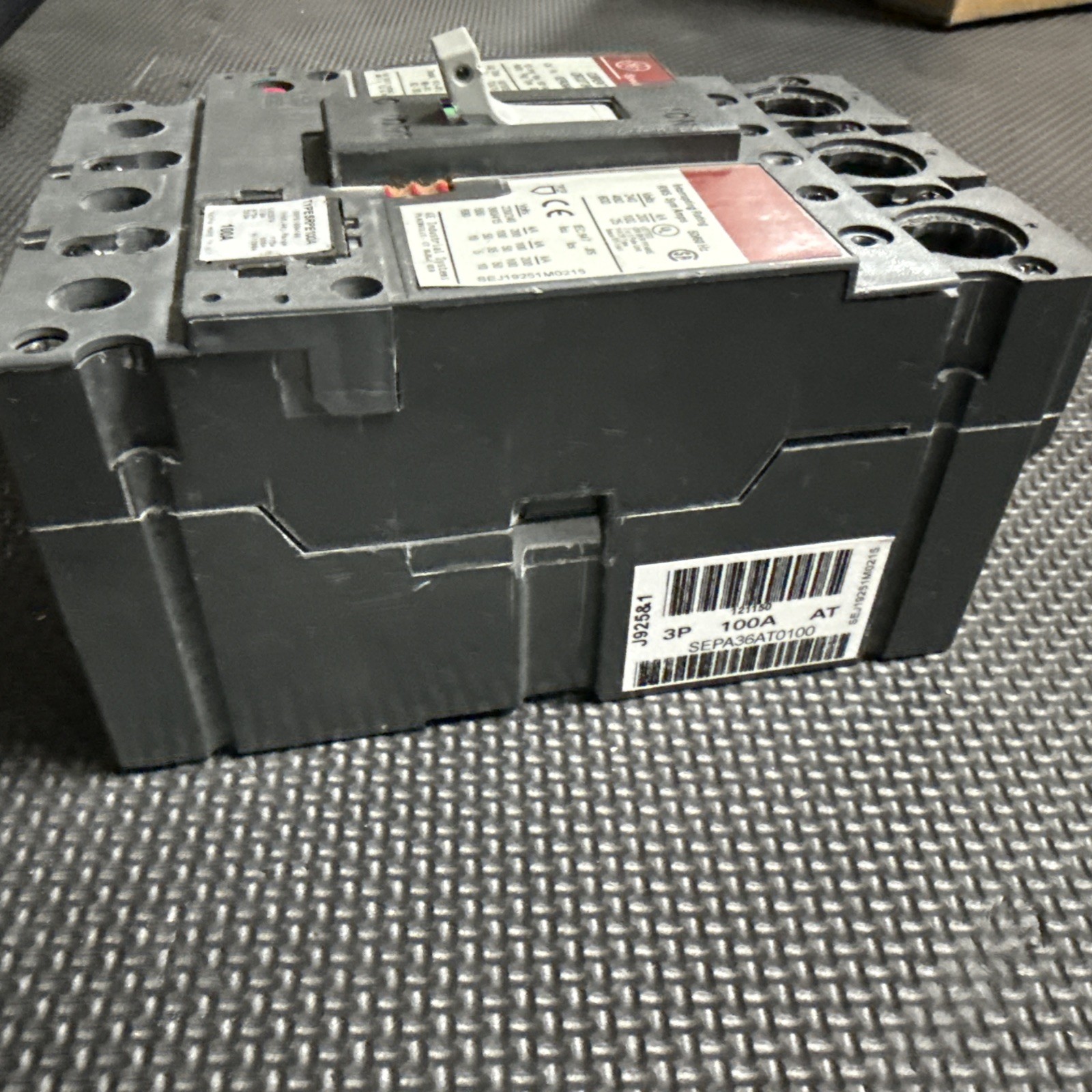 GE SEPA36AT0100 Molded Case Circuit Breaker, 100 A, 600V AC, 3 Pole