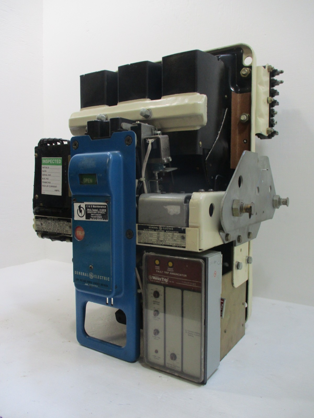GE AK-2A-25-1 600 Amp Motor Operated Air Breaker 600A 600V LI Versa-Trip Unit