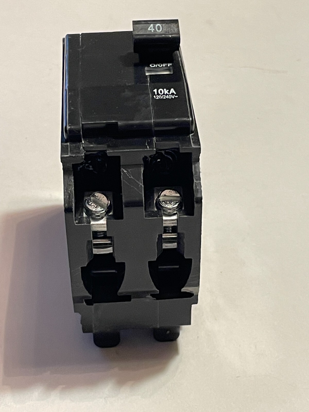 Unbranded Compact 40 Amp Plug-In Single Pole Circuit Breaker – Easy Installation