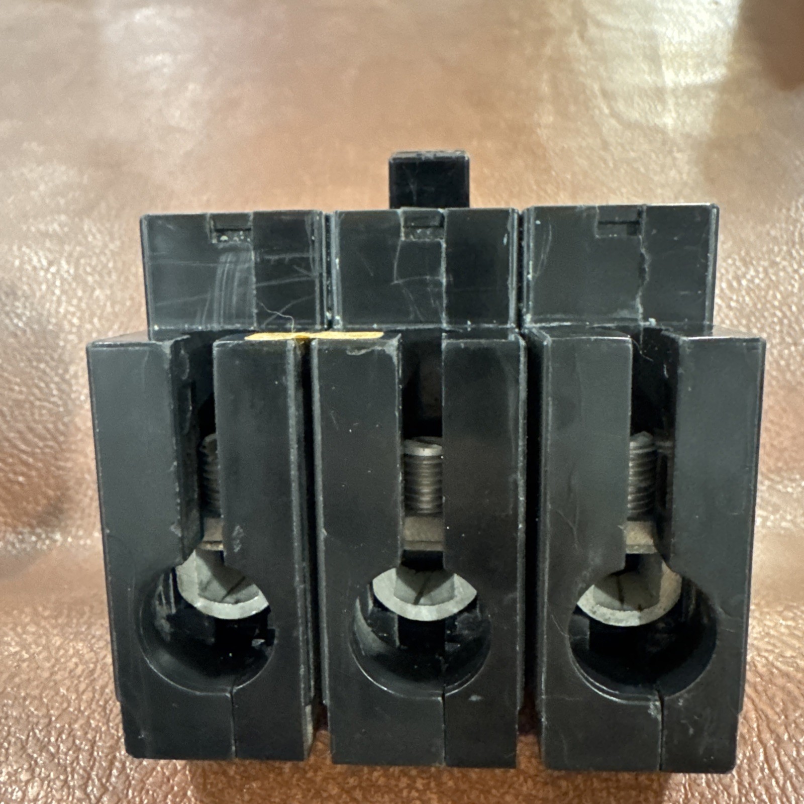 Square D EHB34040 40 AMP 480/277 VOLT 3 POLE CIRCUIT BREAKER 3P 40A