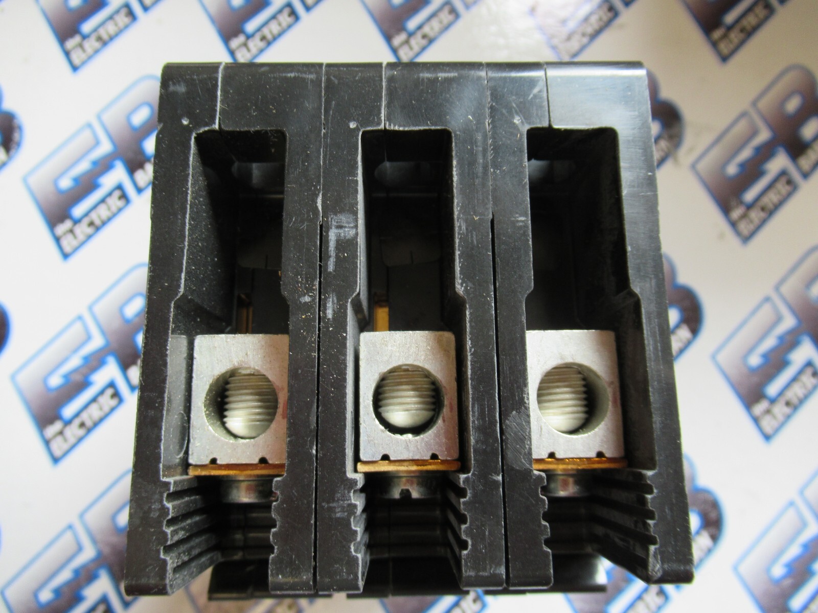 Square D EDB34040 Circuit Breaker 40 Amp 480 Volt 3 Pole Bolt On 18K -NEW-S