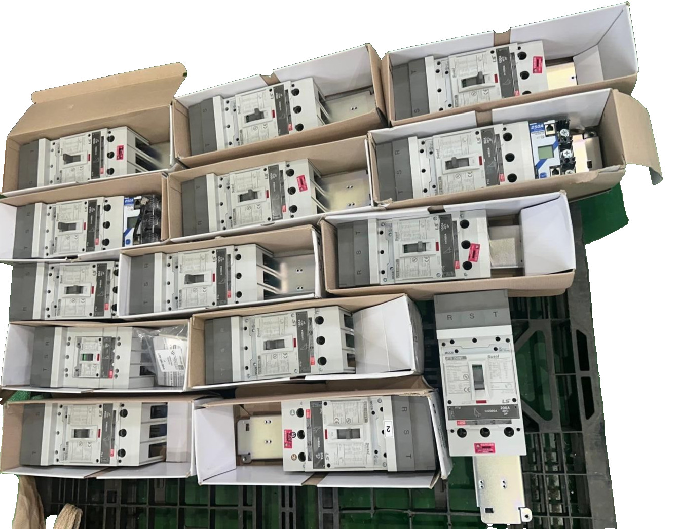 LSiS LS 30A 3P SUSOL UTE100HT BREAKER 3POLE 30AMP