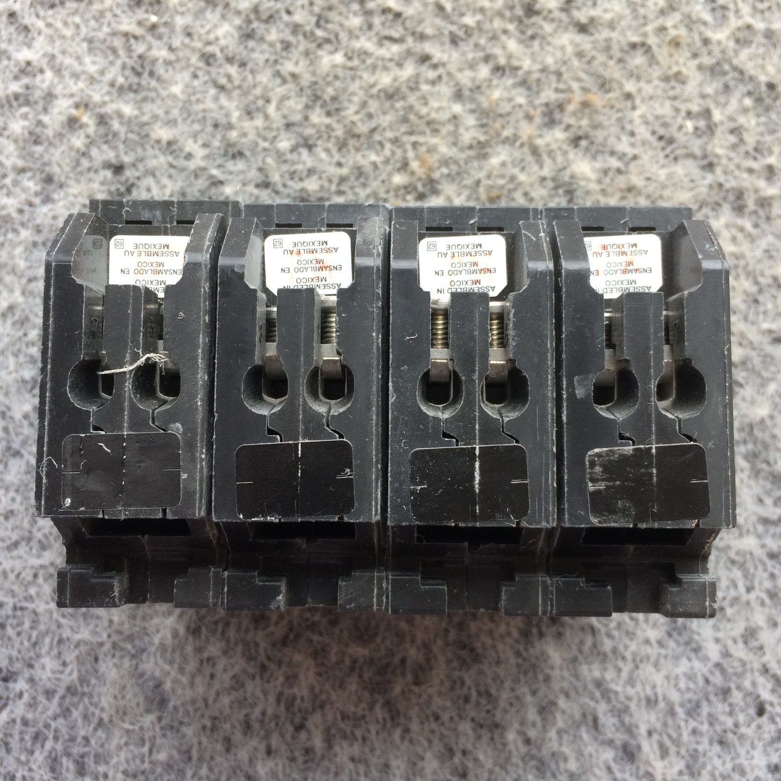 SQUARE D HOMT1515 Tandem Circuit Breaker 1P 15A 120/240V (Lot of 4)
