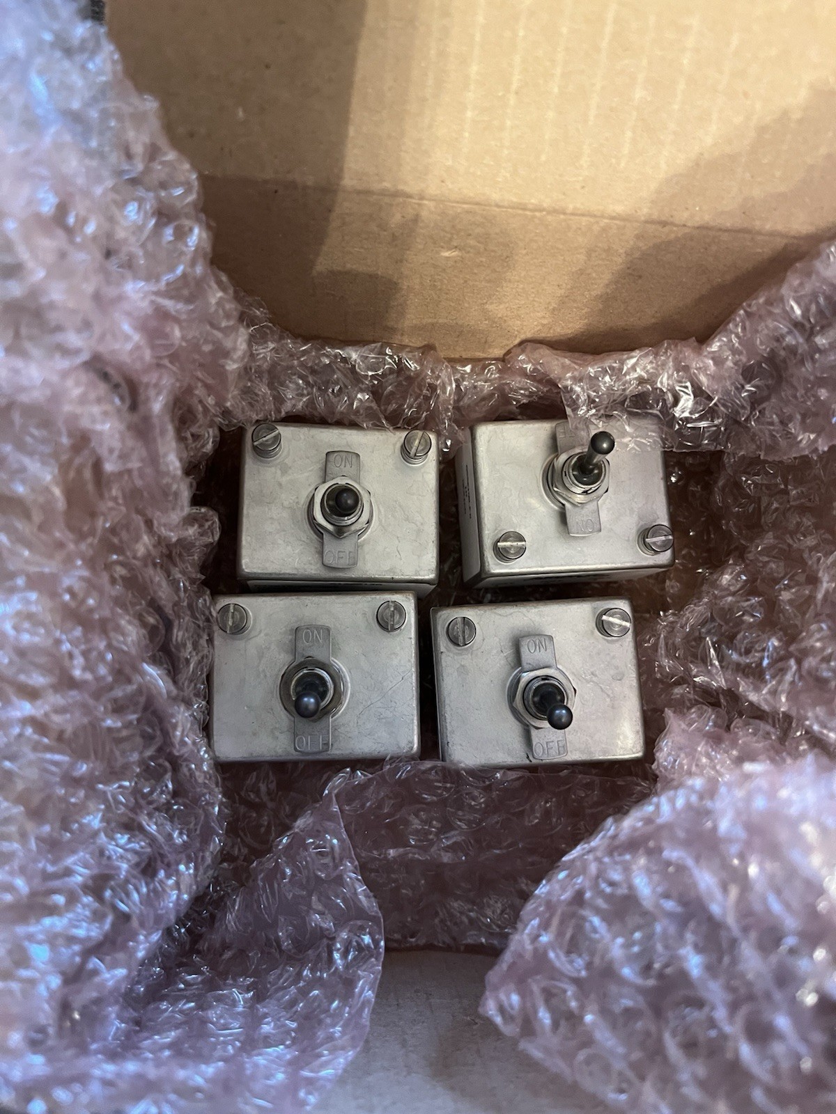 Airpax Circuit Breaker 0.5A 240V DC 3-Pole Time Delay P/N M39019/05-307 (4)