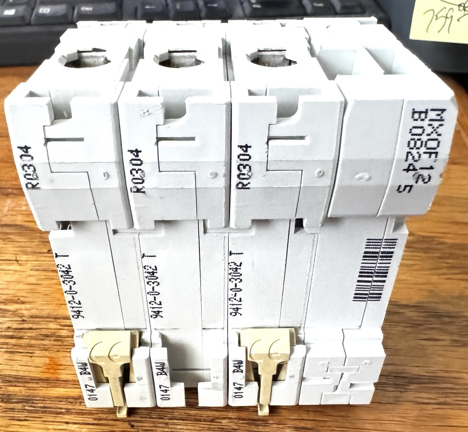 Merlin Gerin C60A 17469 Circuit Breaker, MX+OF SPDT Switch 12-24V Multi 9 27118
