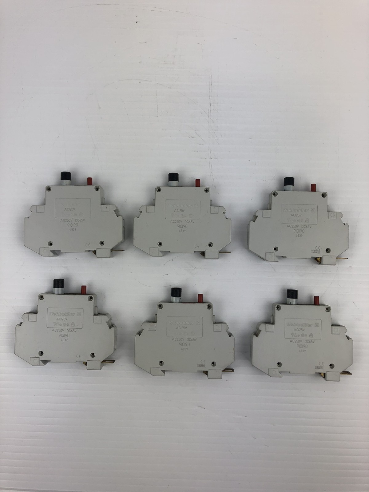 Weidmuller 910190 Circuit Breaker AC125V AC 250V DC65V (Lot of 6)