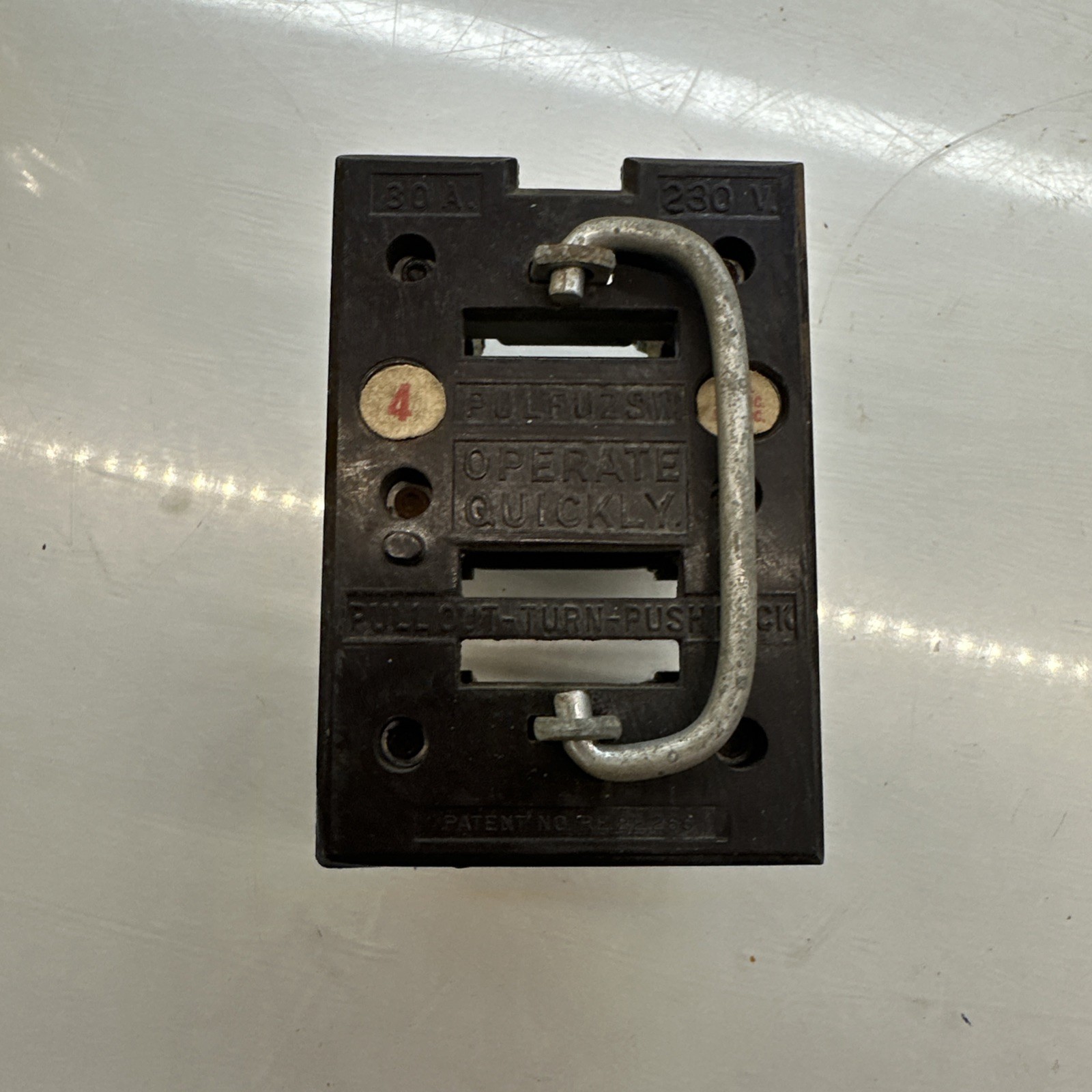 PULFUZSW. 30 Amp 230 V No. RE 22 266 22266