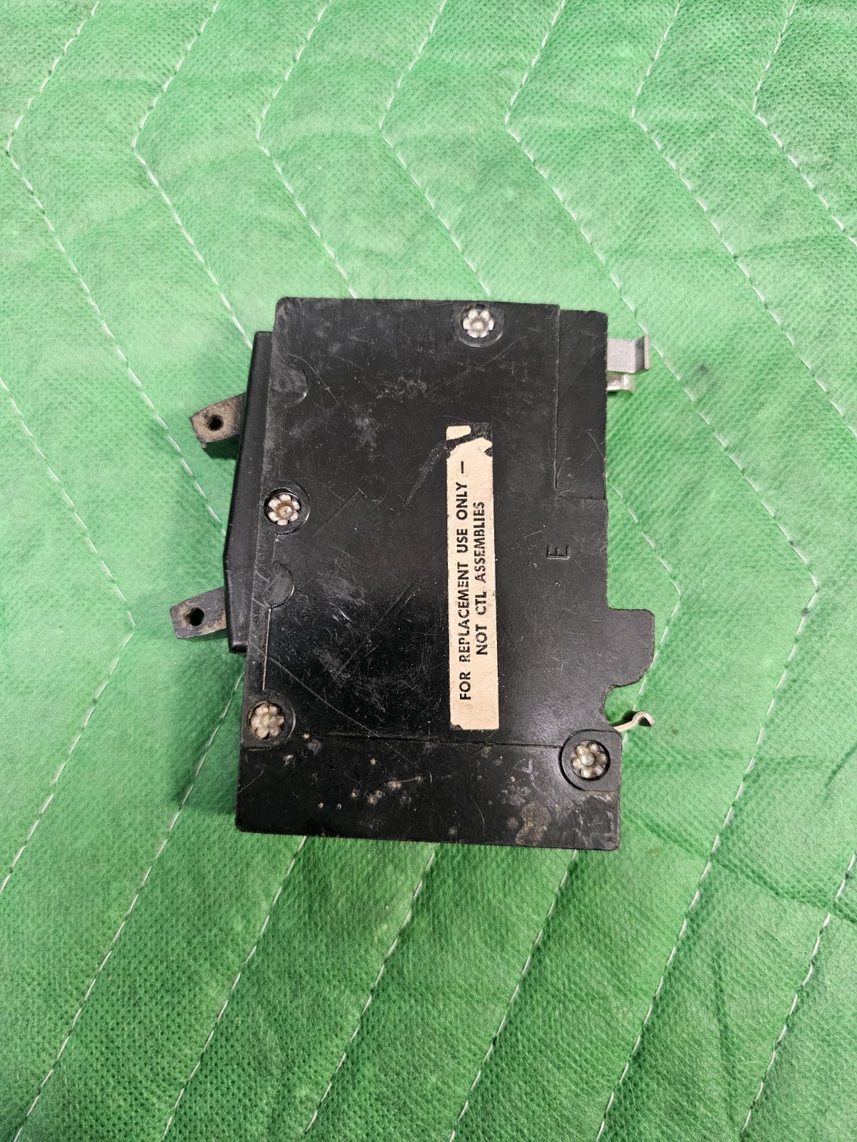 Square D QOT2020 20 Amp 1 Pole Piggyback Tandem CLIP QO2020 clamp connect