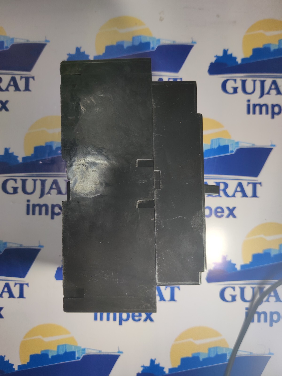 HYUNDAI CIRCUIT BREAKER HO-100BA 30A 3P AC440V 18KA PUSH TO TRIP TESTED OK KOREA