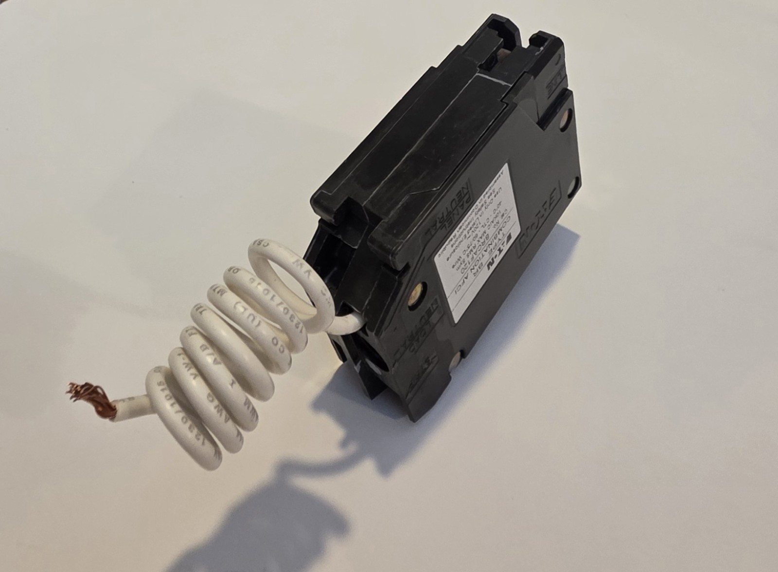Eaton BRCAF120 20A 1-Pole 120/240V Combination AFCI Circuit Breaker Test Button