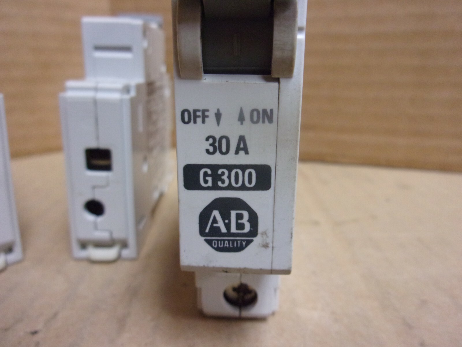 Allen Bradley Circuit Breaker , 1492-CB1 G300 , 1 pole , 30 amp, Lot of 4 , used