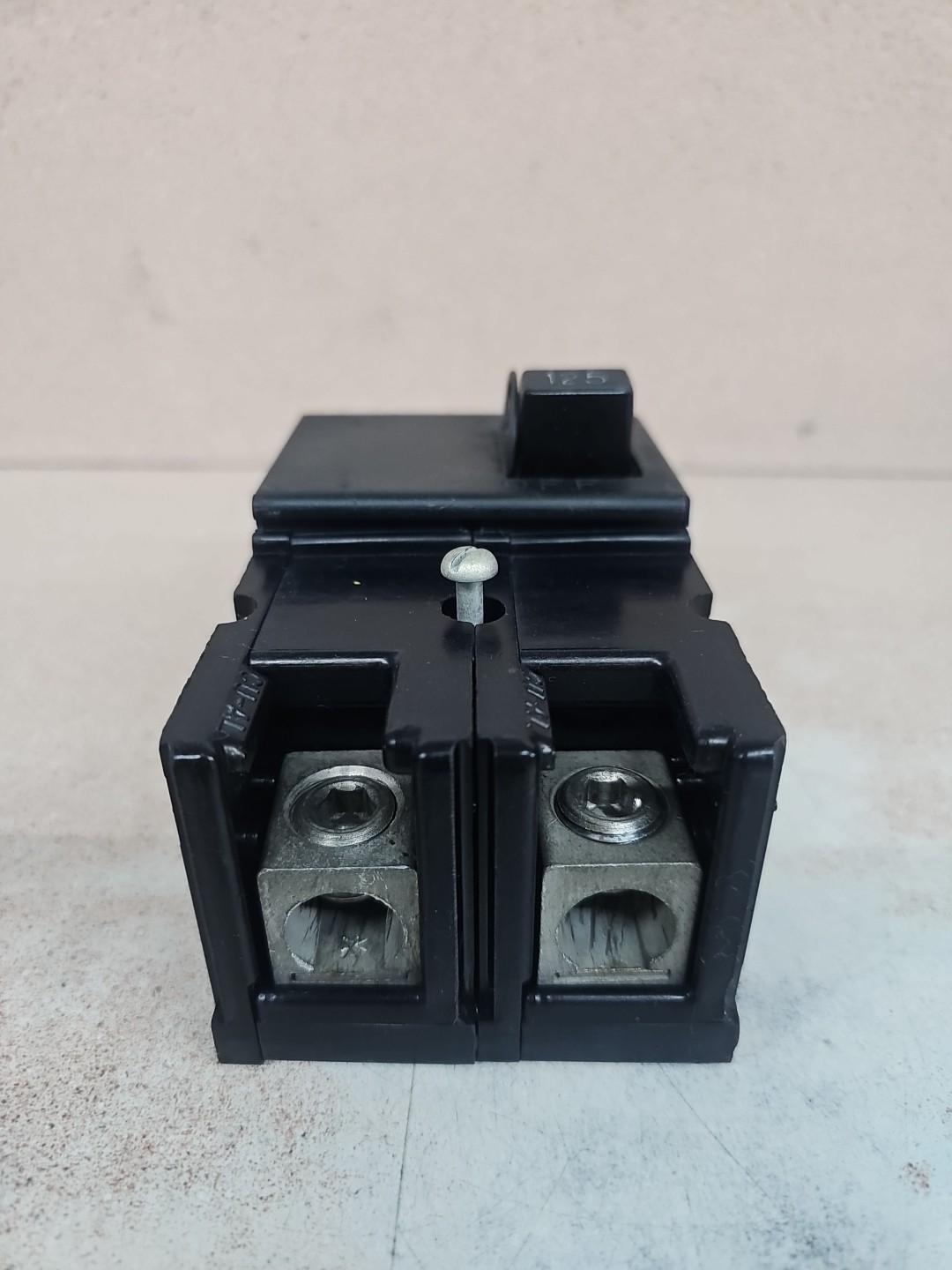 1) ZINSCO QFB24125 BREAKER 2POLE 125A 240V