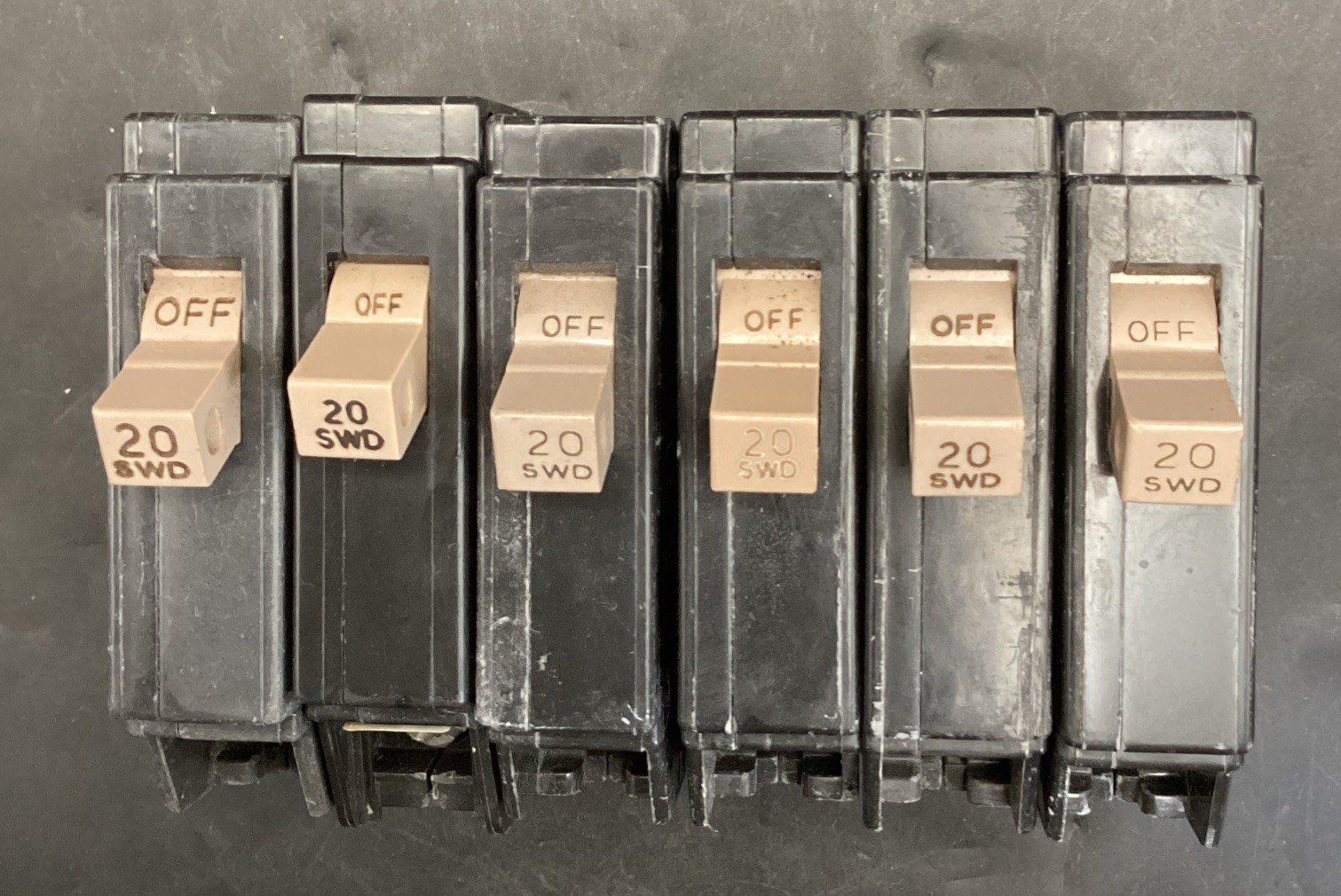 Lot Of 6 Used Cutler-Hammer CH120 20 Amp Circuit Breaker Plastic Clip