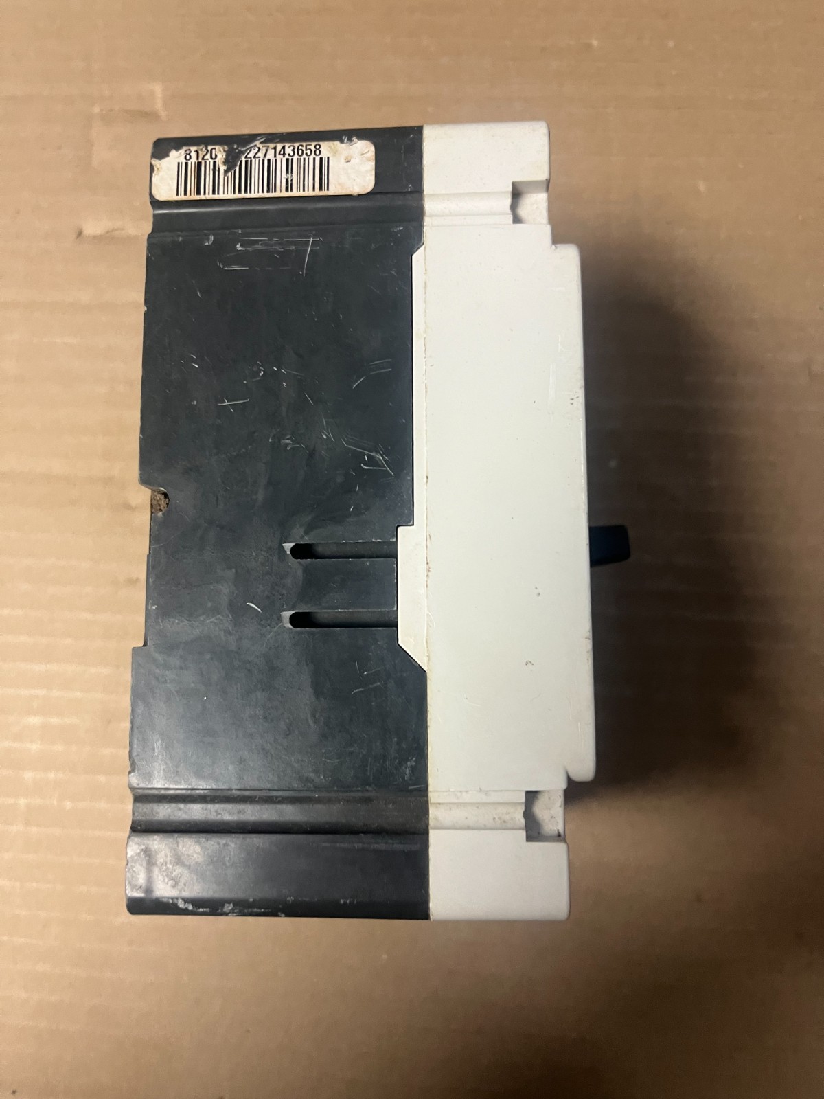 Cutler Hammer HMCP015EOC 15 Amp 600 Volt 3 Pole Circuit Breaker TAKE OUT