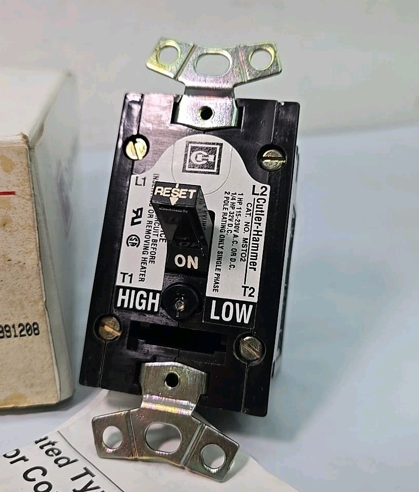 Eaton Cutler-Hammer MST02 1HP@120/240/277V 1PH 2P Toggle Manual Motor Starter