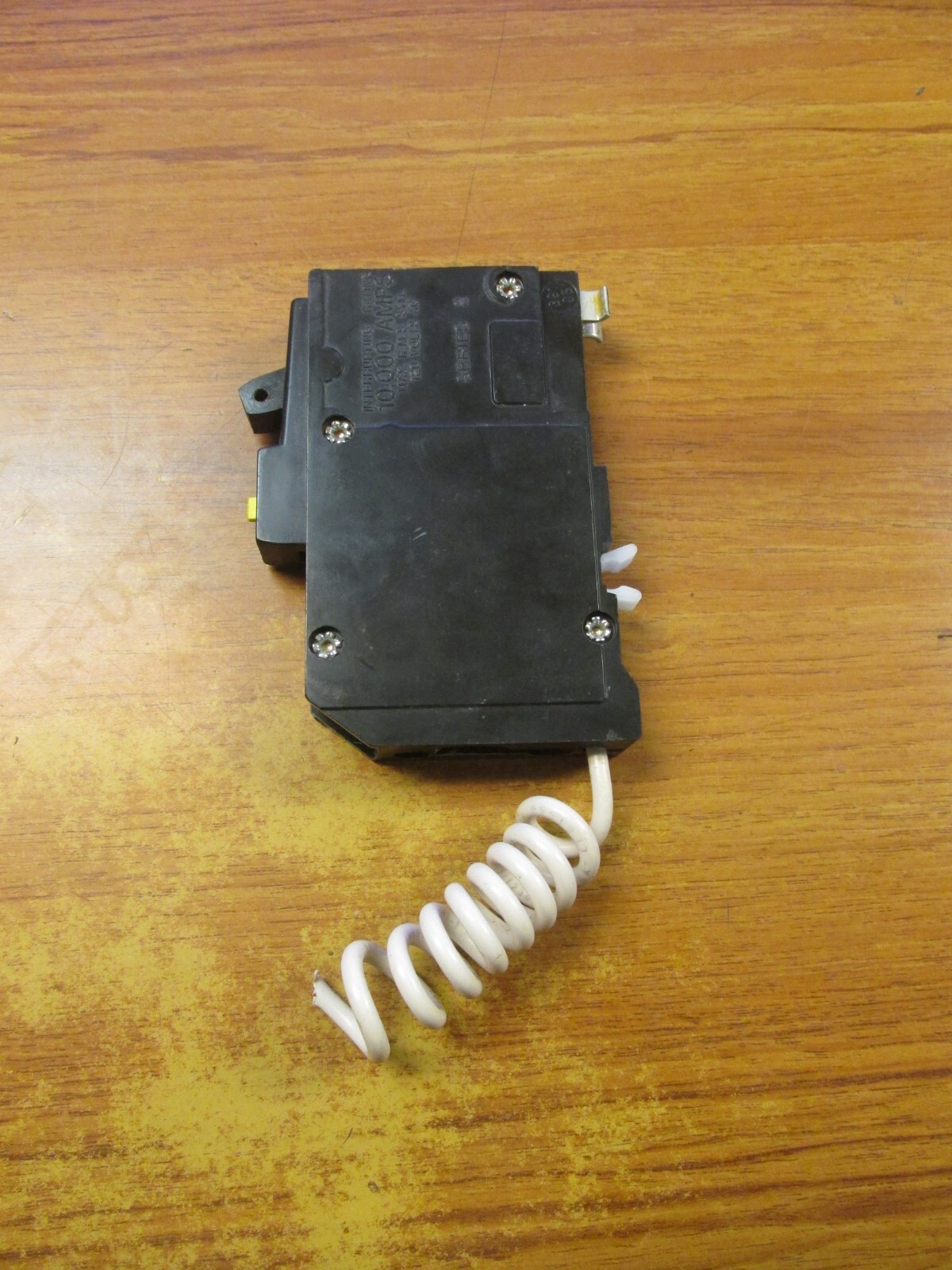 Square D ground-fault Breaker 1P, 20A, Cat# QO120GFI … VI-200