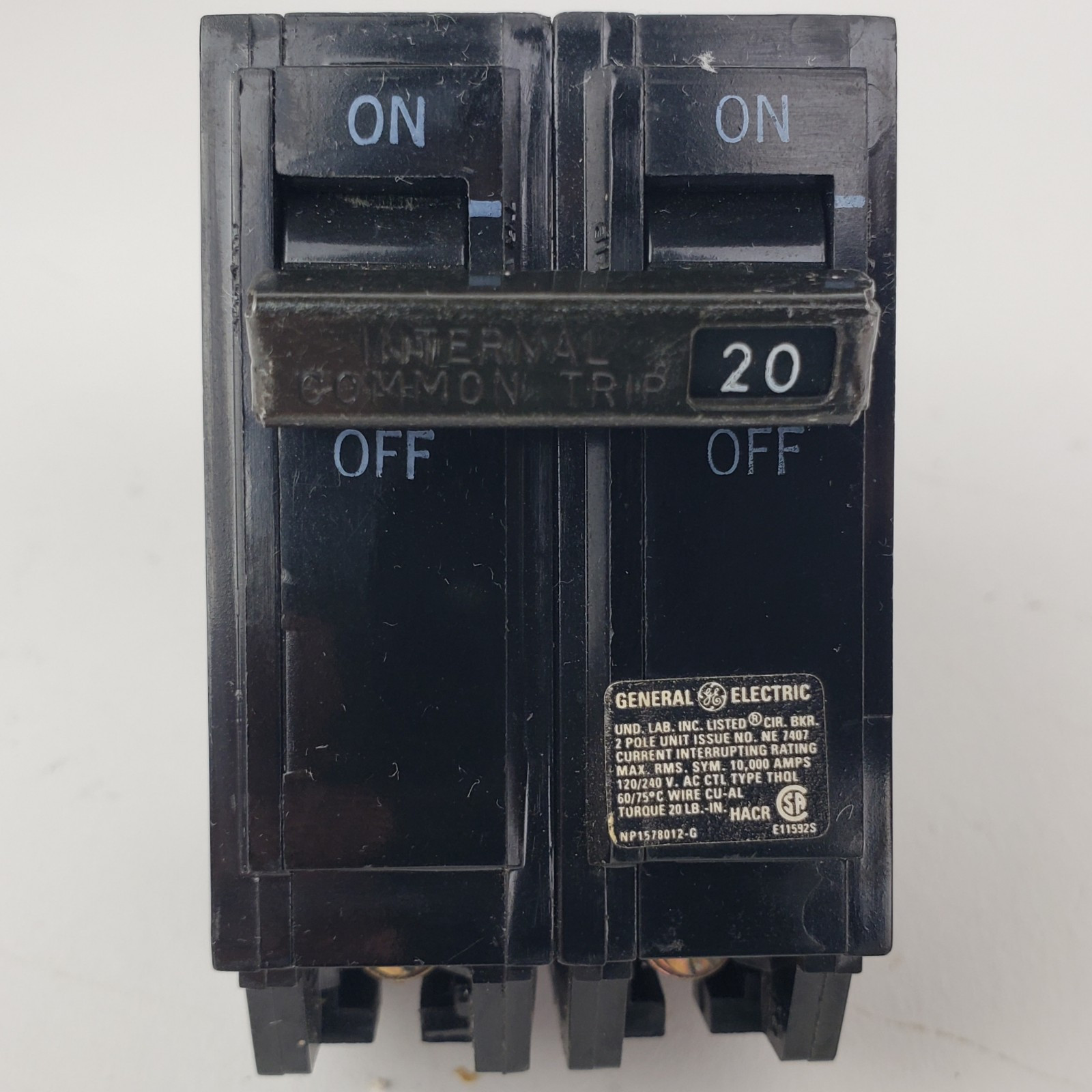 General Electric THQL2120 Circuit Breaker, 2P 20A Old Style Thick Series 20A TQL