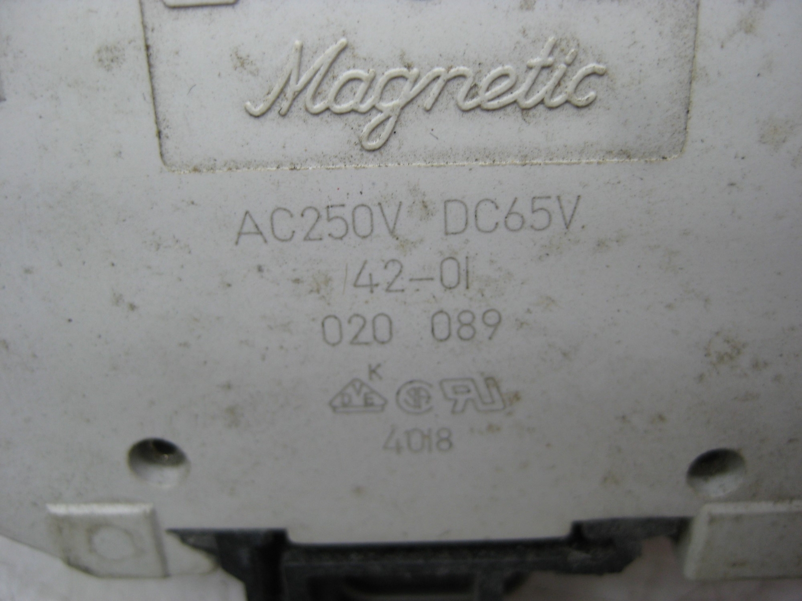 MAGNETIC 42-01 BREAKER 0.5A 1POLE UNMP