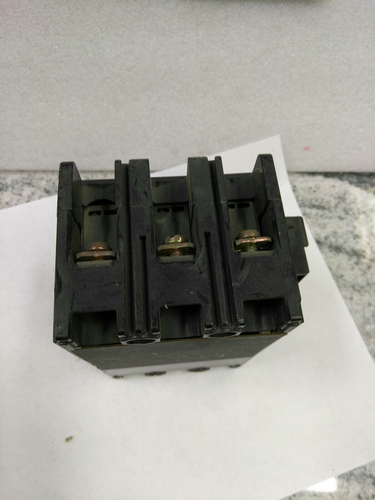 Mitsubishi Motor Breaker, MB30-SS, 4 Amp, 3 Pole, 500VAC WITH AUXILIARY (21CB2