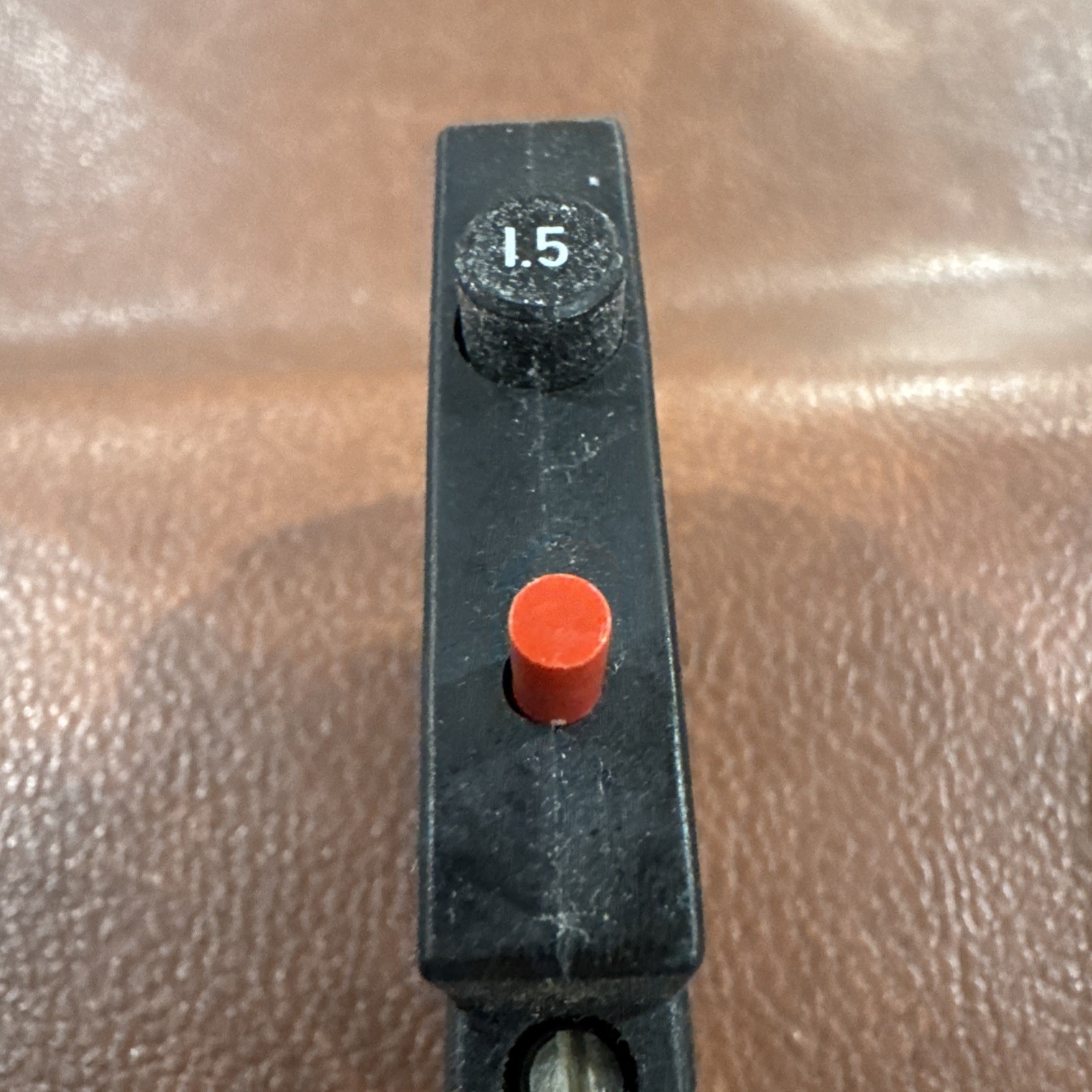 Lot of 4 ALLEN BRADLEY 1492-GH015 MINI CIRCUIT BREAKER SER B, 1.5AMP, 1492GH015