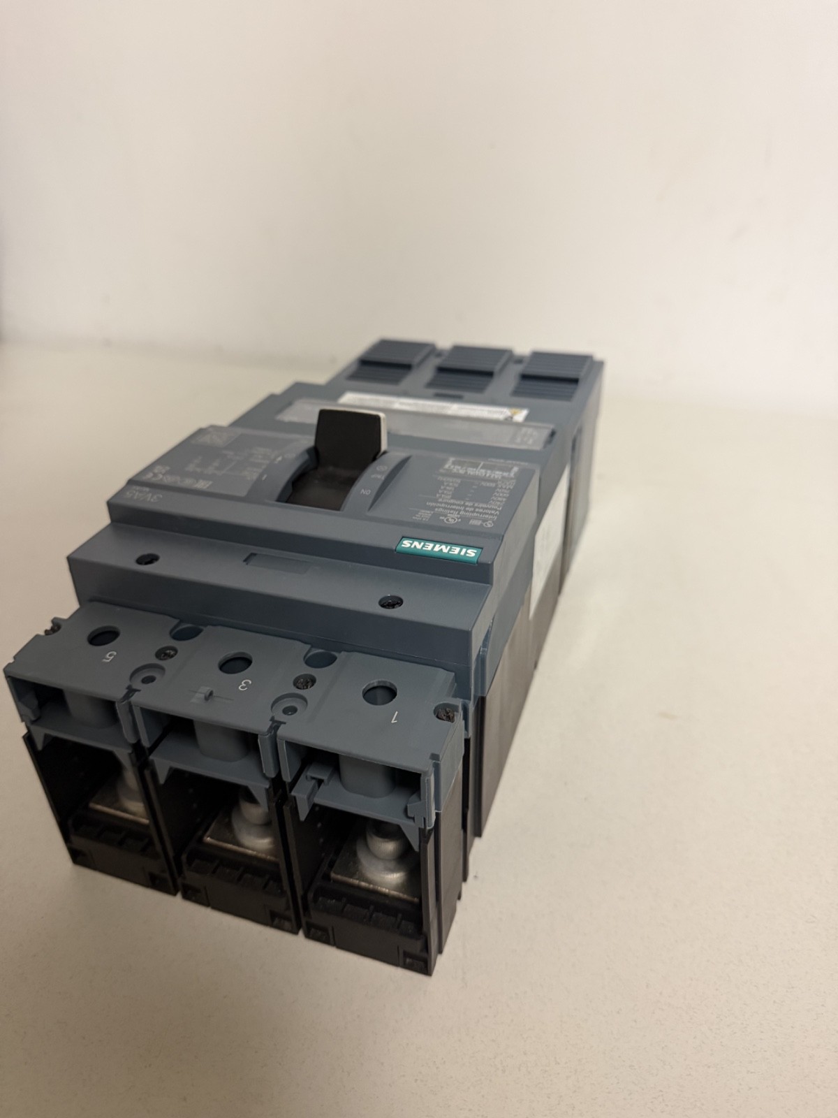 NEW SIEMENS 3VA5 CAT# 3VA5340-5EC31-0AA0 400A CIRCUIT BREAKER