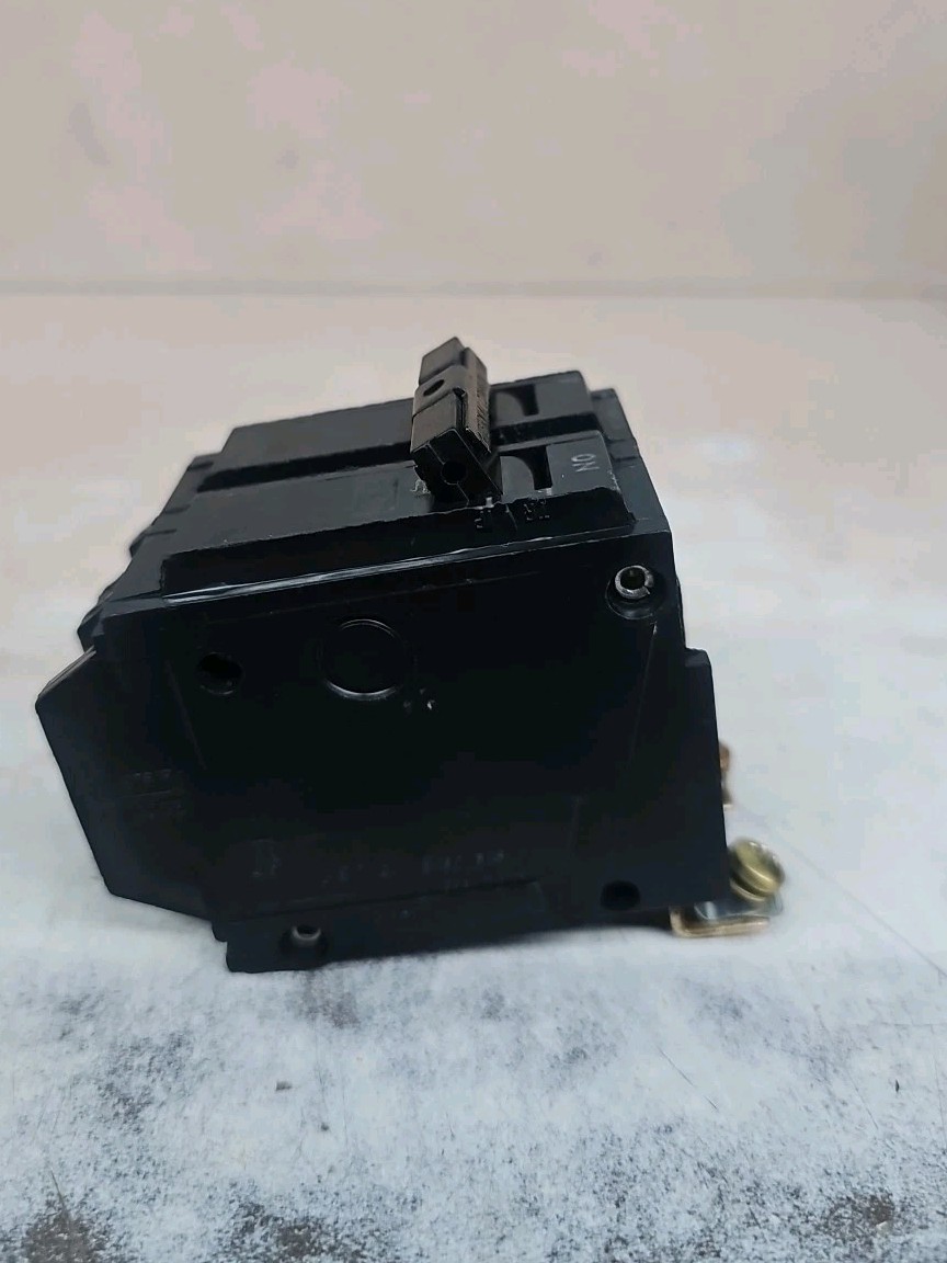 GE General Electric THQB2120 20A 240/120 VAC 2 Pole Circuit Breaker NT