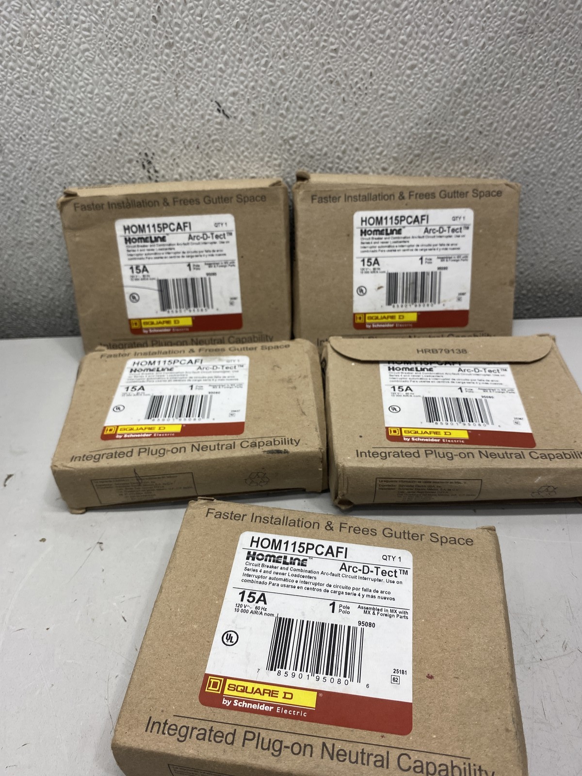 Lot of 5 SquareD/Homeline HOM115PCAFI Circuit Breaker 15A