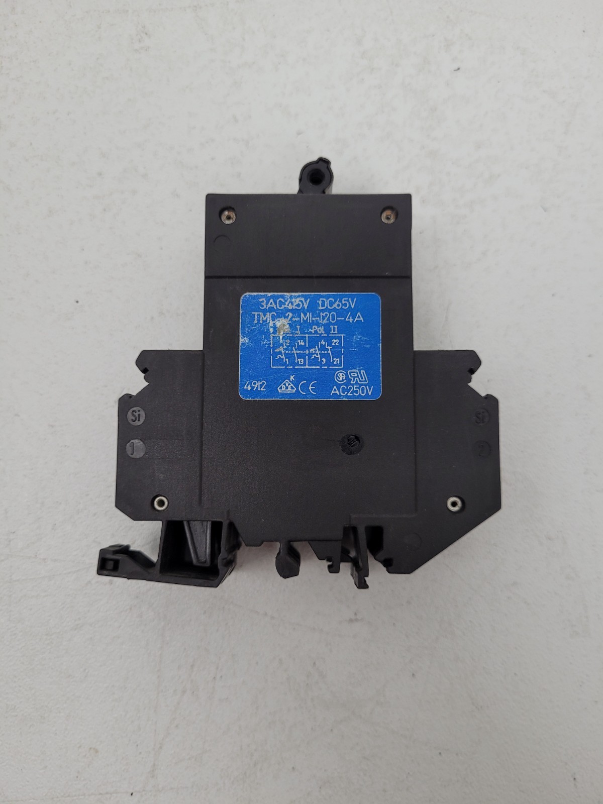 TMC-2-MI-120-4A Phoenix Contact 3AC415V 4 Amp Circuit Breaker – Next Day Option