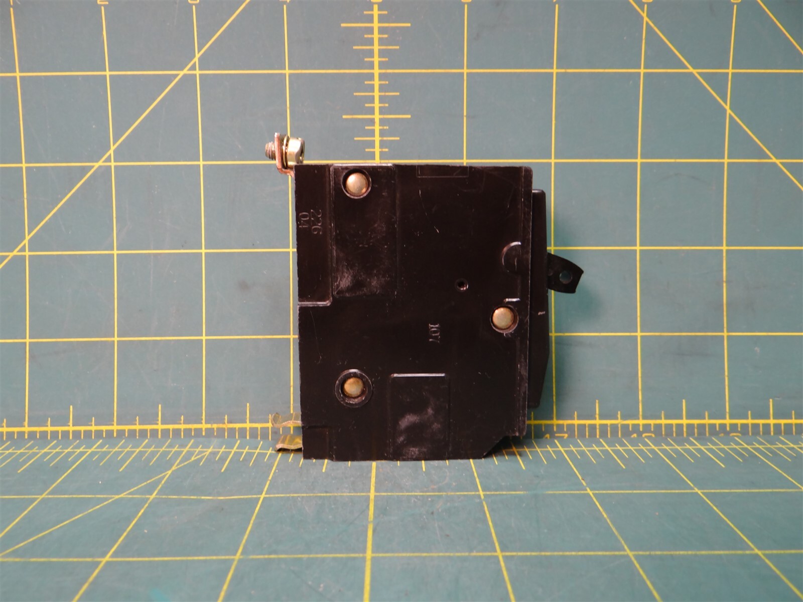 Square D QOB130 Circuit Breaker 30 Amps 1 Pole 10 Kiloampere At 120/240 Vac