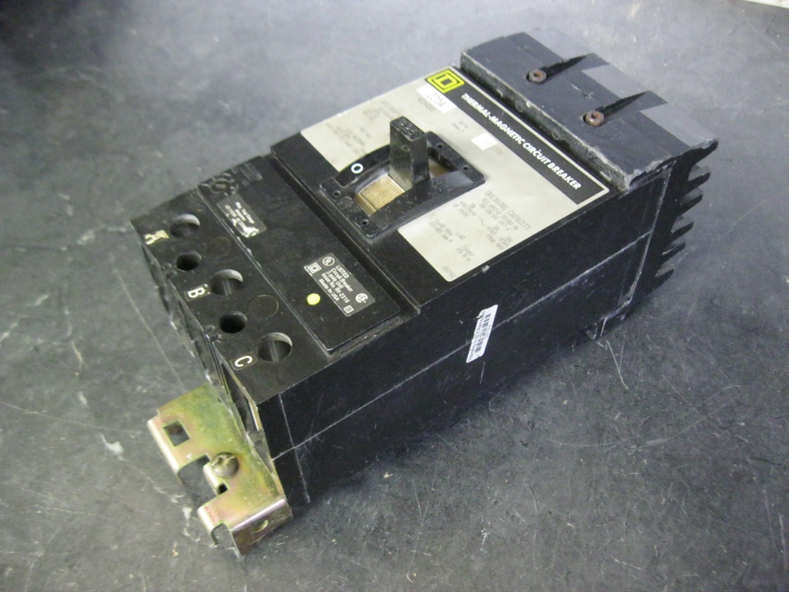 SQUARE D KC34225 225 amp 3 pole 65kA@ 480 V, I line Circuit Breaker molded case