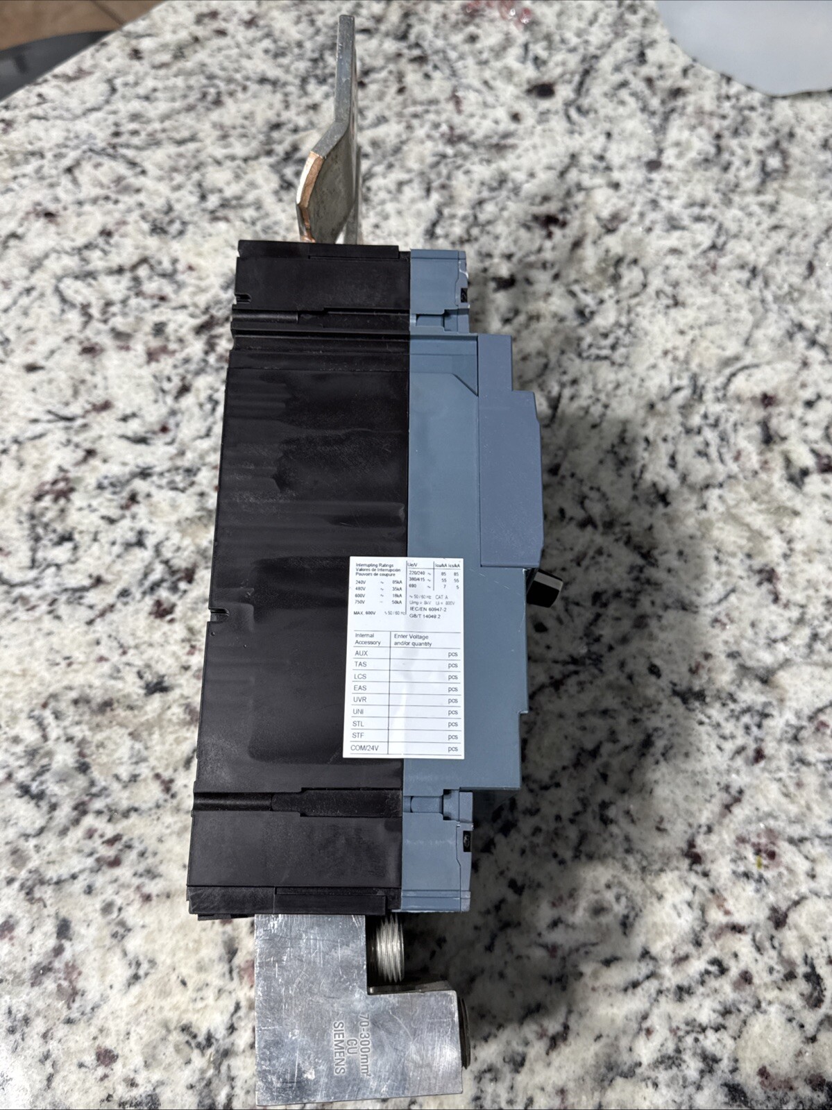 3VA5340-5EC31-0AA0 SIEMENS 3 POLE 400A 600 VOLT CIRCUIT BREAKER