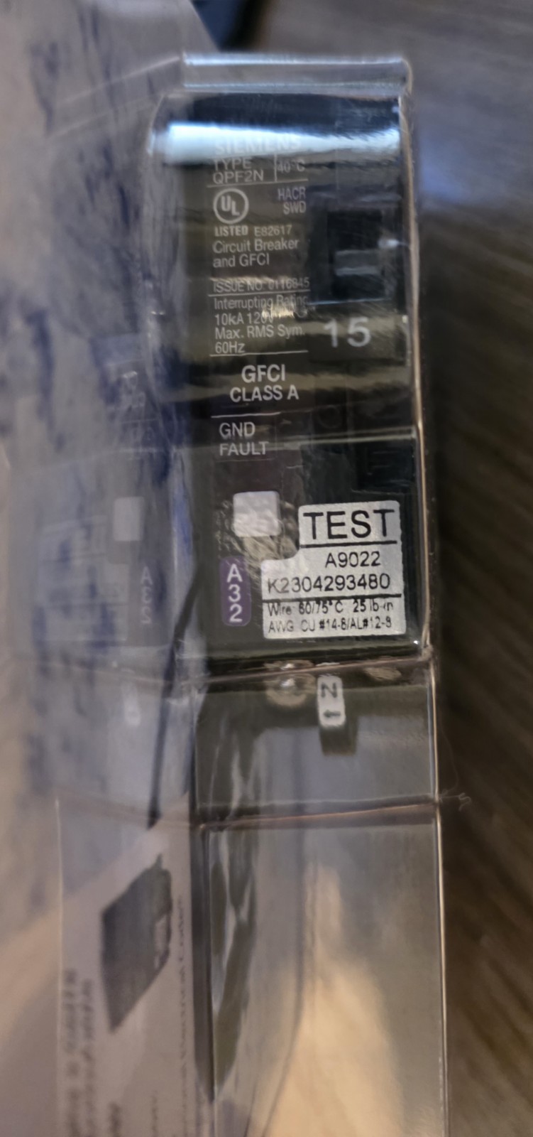 Siemens QF115ANP 15A GFCI Plug-On Neutral Circuit Breaker Type QPF2N