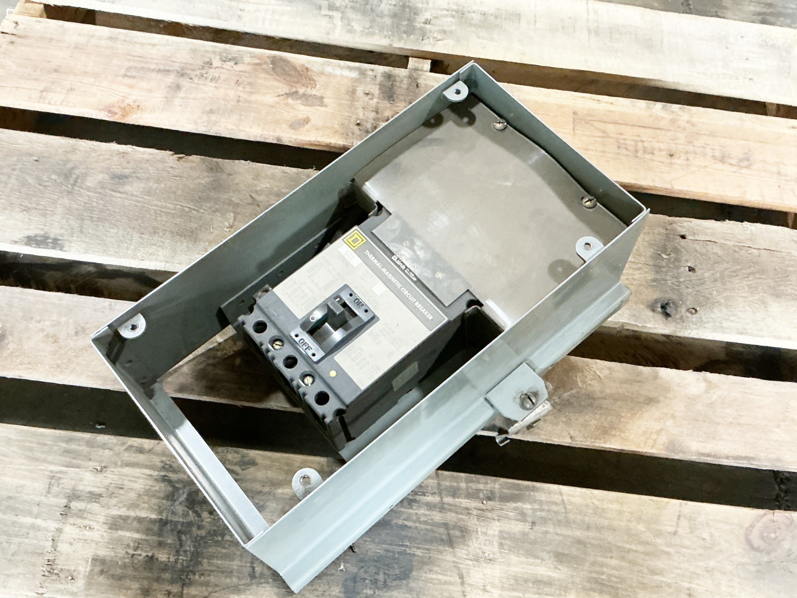 Square D SD75460 Circuit Breaker Plug In Unit 690V 60A series 3 3P4W