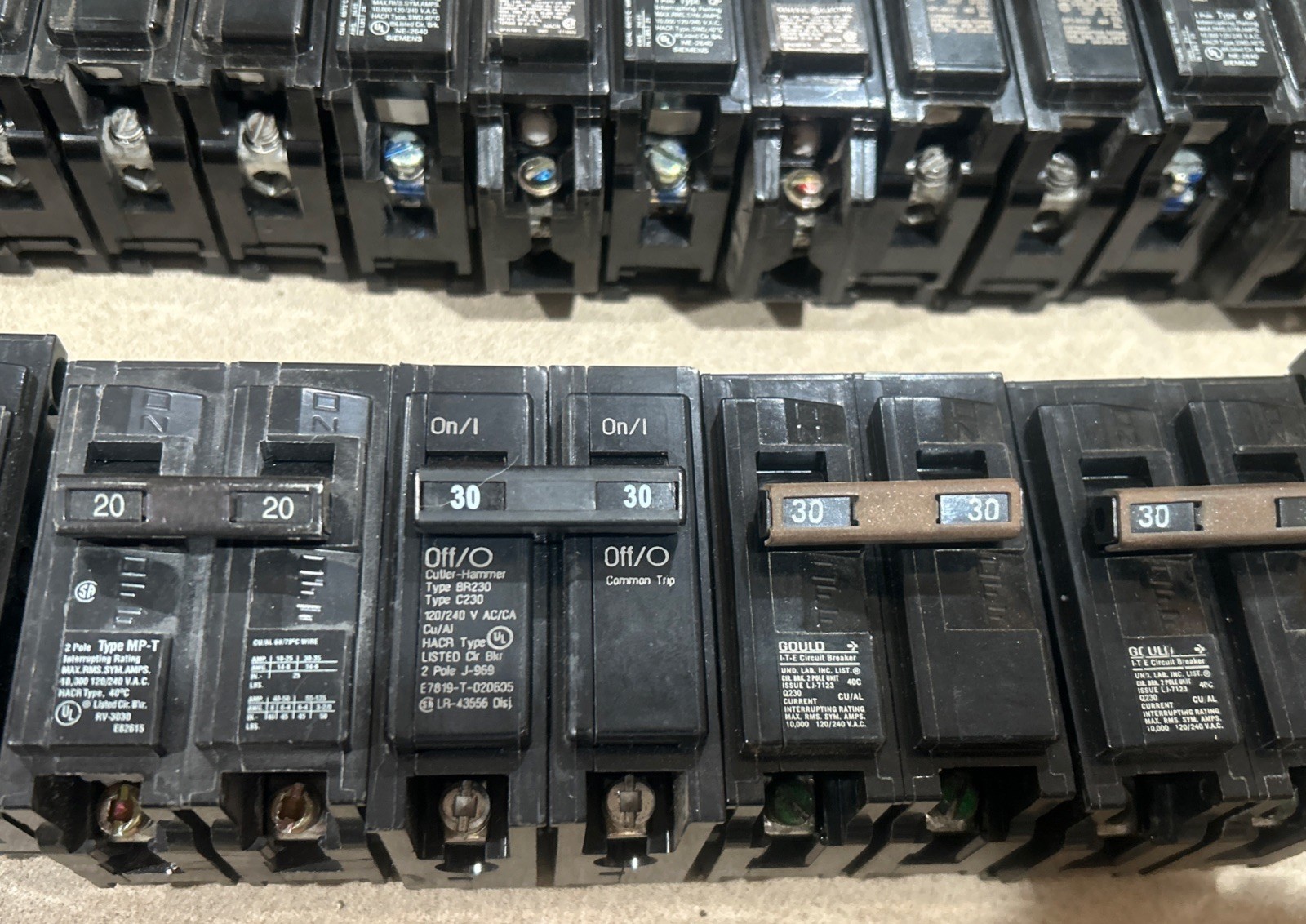 LOT OF 32 GE, Gould, ITE Imperial , Siemens, Murray 15, 20, 30, 40, 50, 90 Brkrs