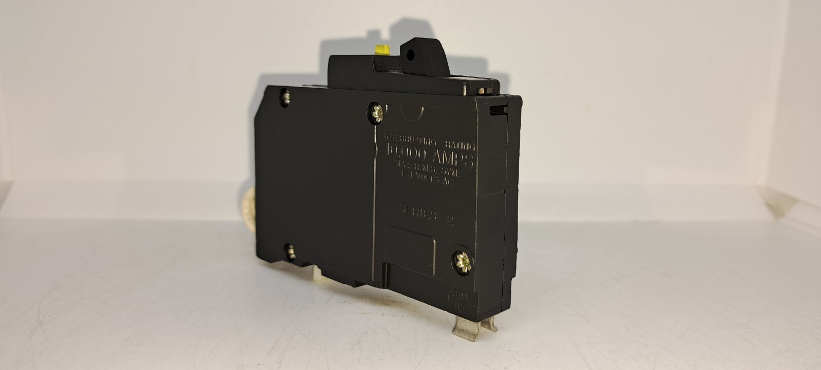 Square D QO115GFI 15 Amp 1 Pole 120V Ground Fault Circuit Breaker Flaw