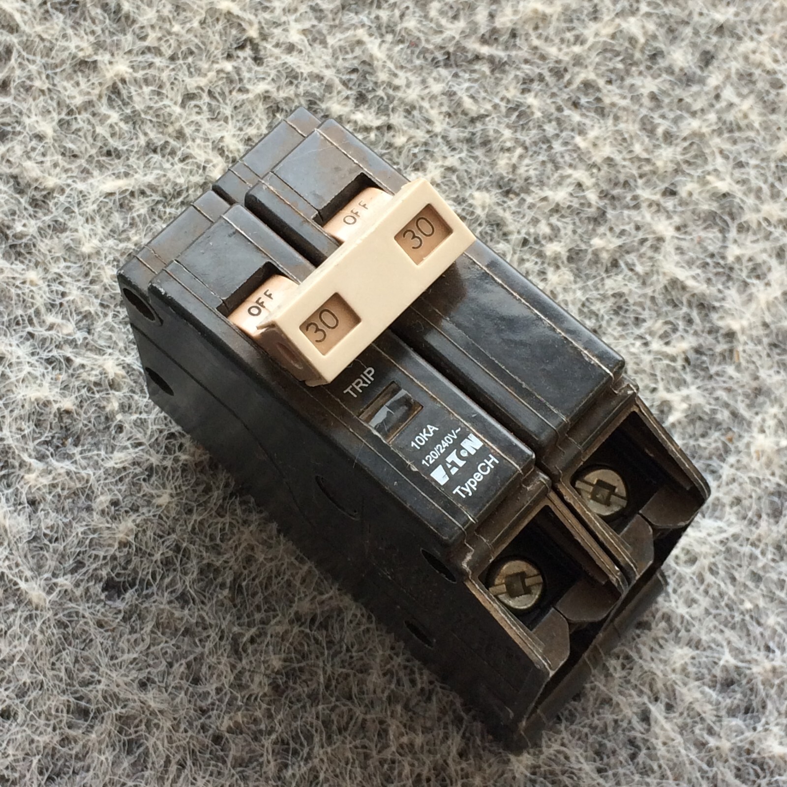 Circuit Breaker Eaton Cutler-Hammer CH230 CHF230 30 Amp 2 Pole 120/240V NOS