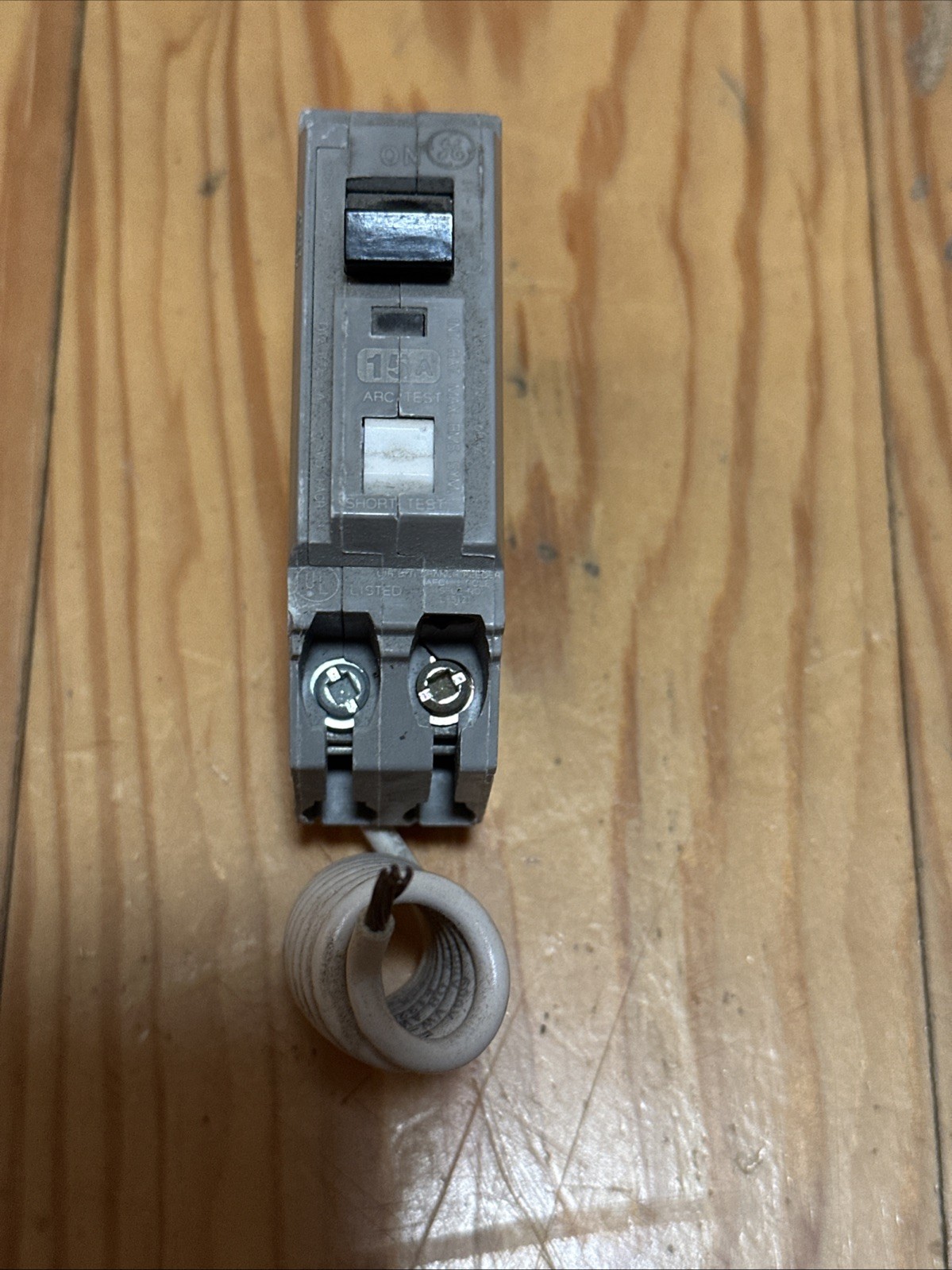 GE GENERAL ELECTRIC 15 AMP ARC FAULT CIRCUIT BREAKER 1P 120VAC THQL1115AF AFCI