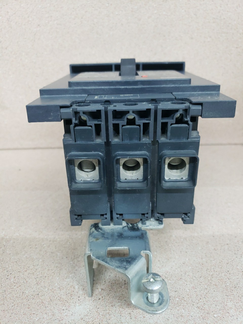 SQUARE D BJA36090 90 AMP 3 POLE 600V 65KA POWERPACT CIRCUIT BREAKER