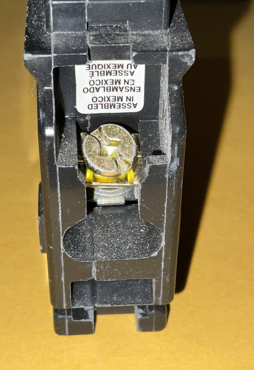 Square D HOM 30 Amp Circuit Breaker AD-8517 Type TIPO Electrical