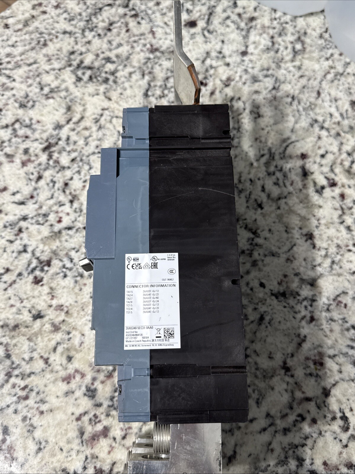 3VA5340-5EC31-0AA0 SIEMENS 3 POLE 400A 600 VOLT CIRCUIT BREAKER