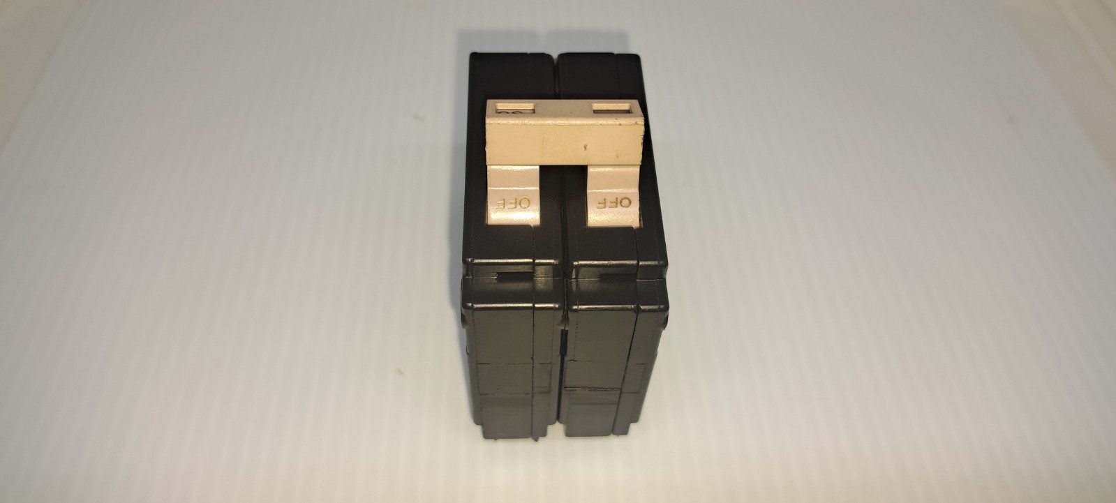 Cutler Hammer EATON CH230 2 Pole 30 Amp 120/240V Circuit Breaker Flaw