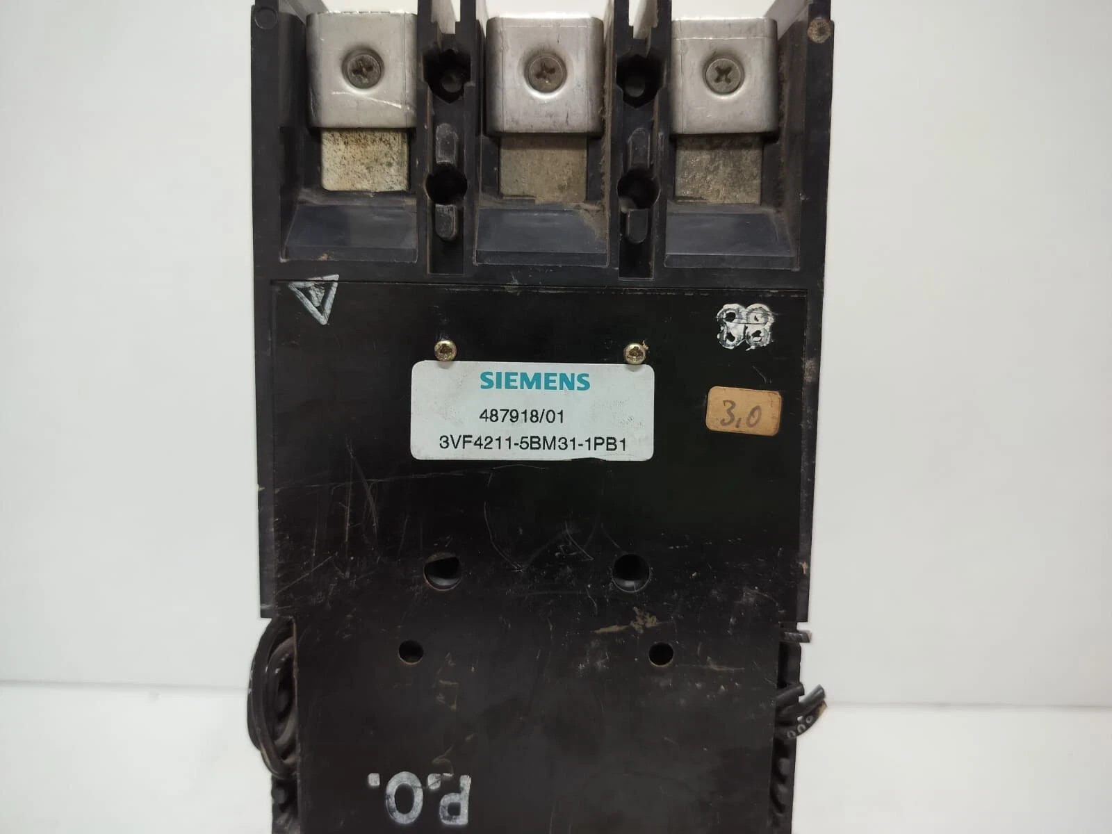 SIEMENS 3VF 3 POLE 250 AMPS CIRCUIT BREAKER 3VF4211-5BM3-1PB1