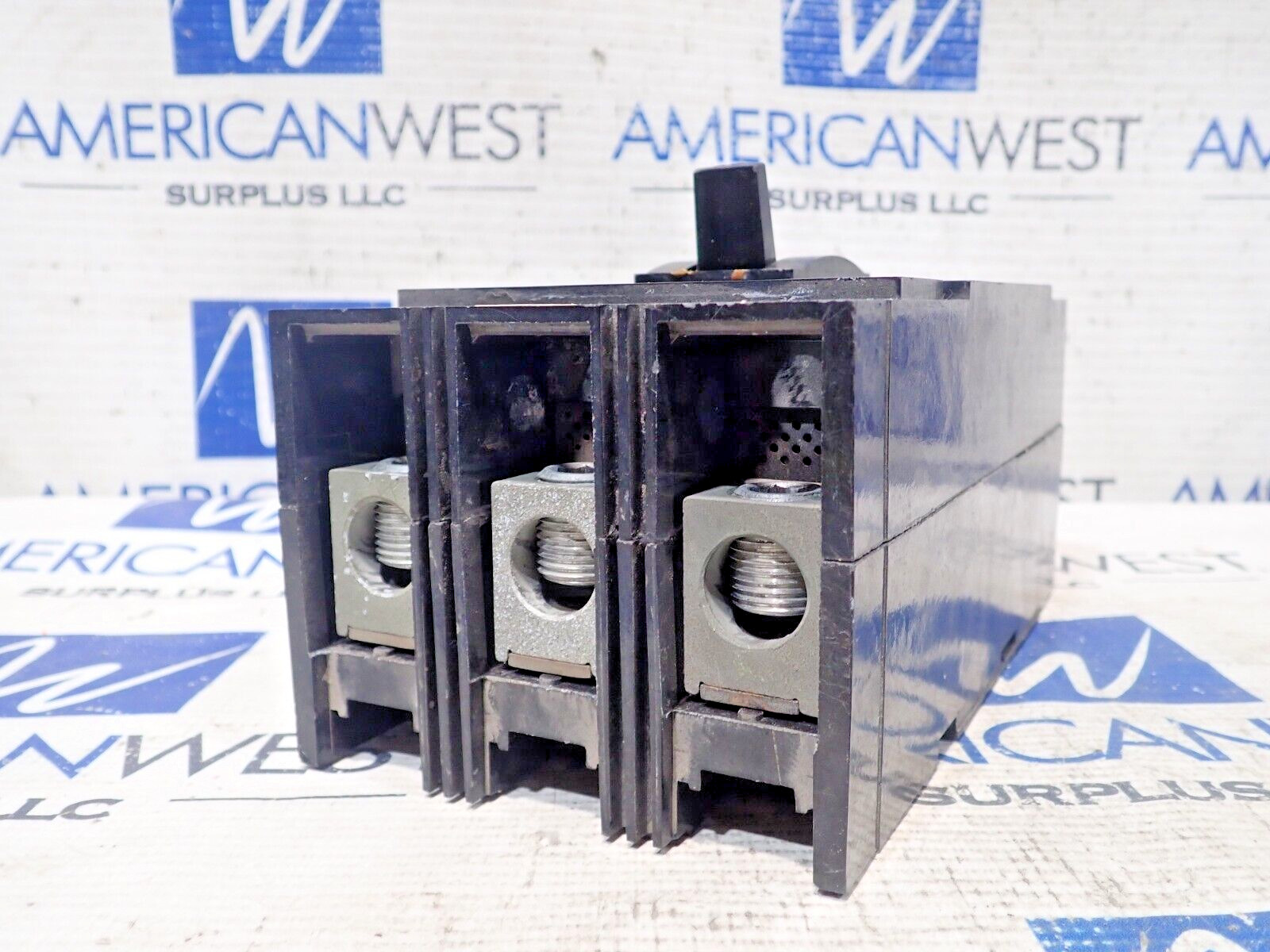 Square D KAP36225 225 Amp 600V 3 Pole Circuit Breaker tested