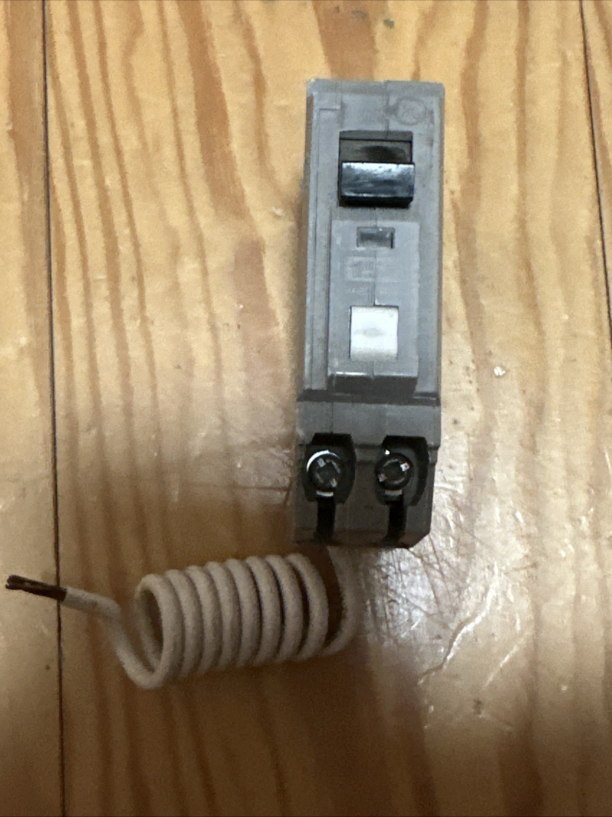 GE GENERAL ELECTRIC 15 AMP ARC FAULT CIRCUIT BREAKER 1P 120VAC THQL1115AF AFCI