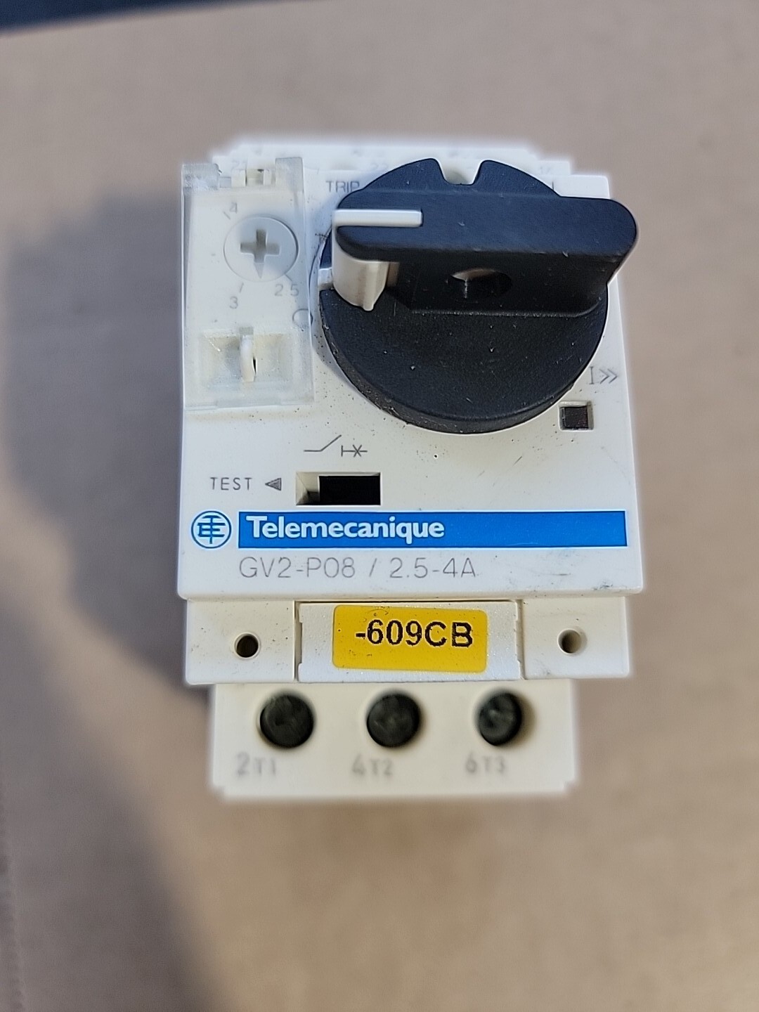 Schneider Telemecanique GV2-P08 Circuit Breaker Motor 120-600VAC 2.5-4A 3 Pole