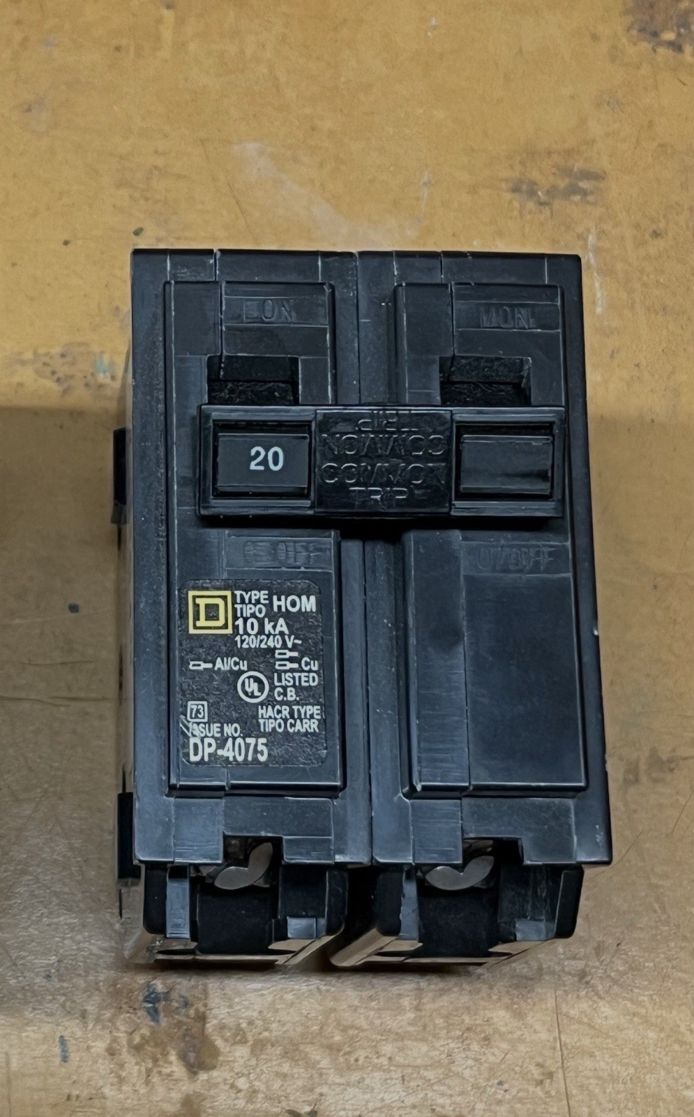 Square D HOM220CP 20 A Circuit Breaker