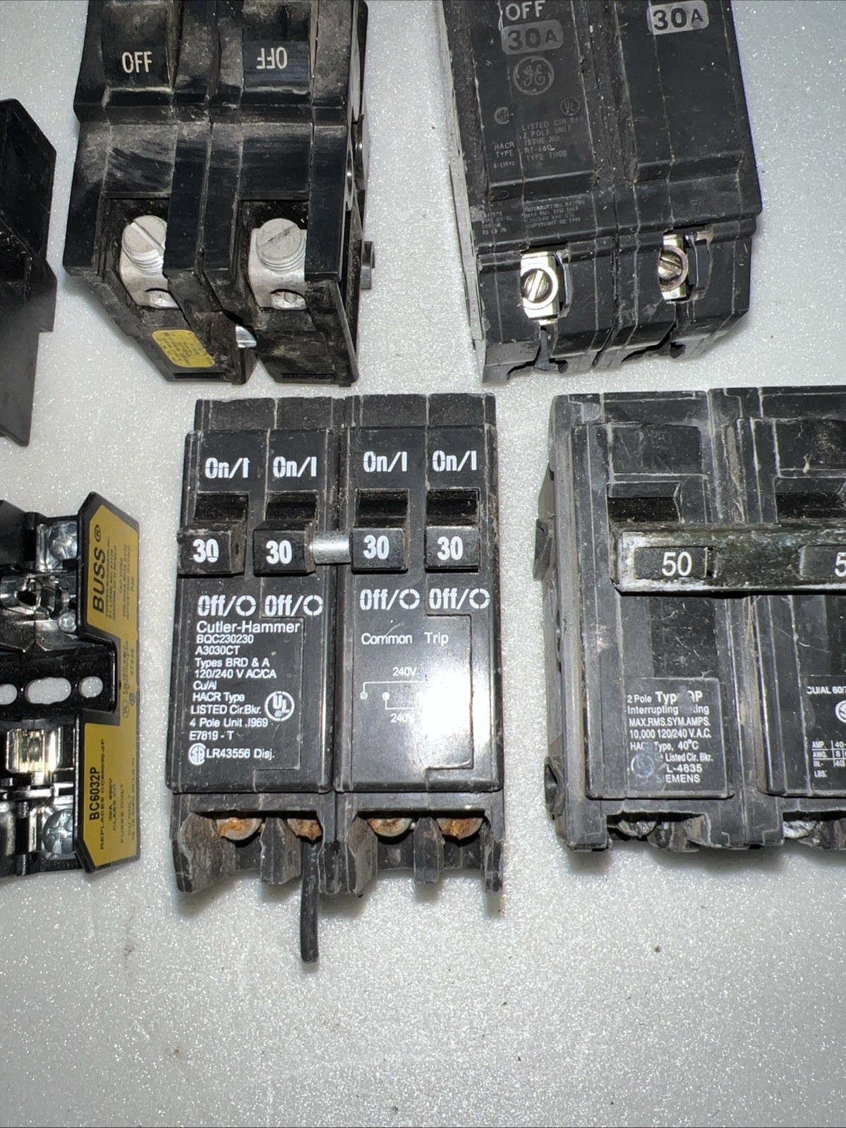 Lot Of 44 Circuit Breakers assorted Single Double 3 Pole 20 30 -100Amp Lot 125