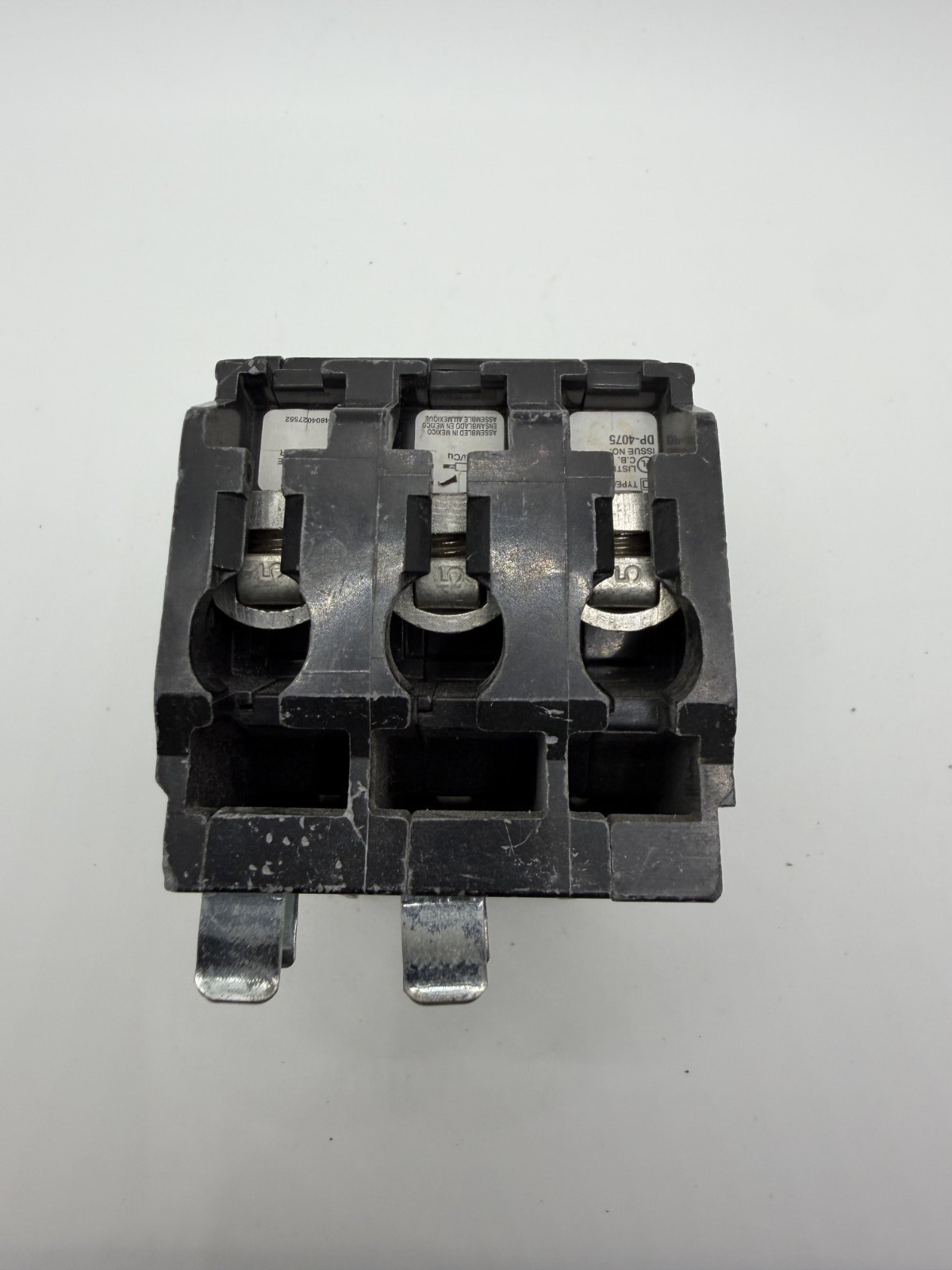 Square D QOB335 35A 240V 10kA 3P Bolt-on Circuit Breaker – tested & wrnty
