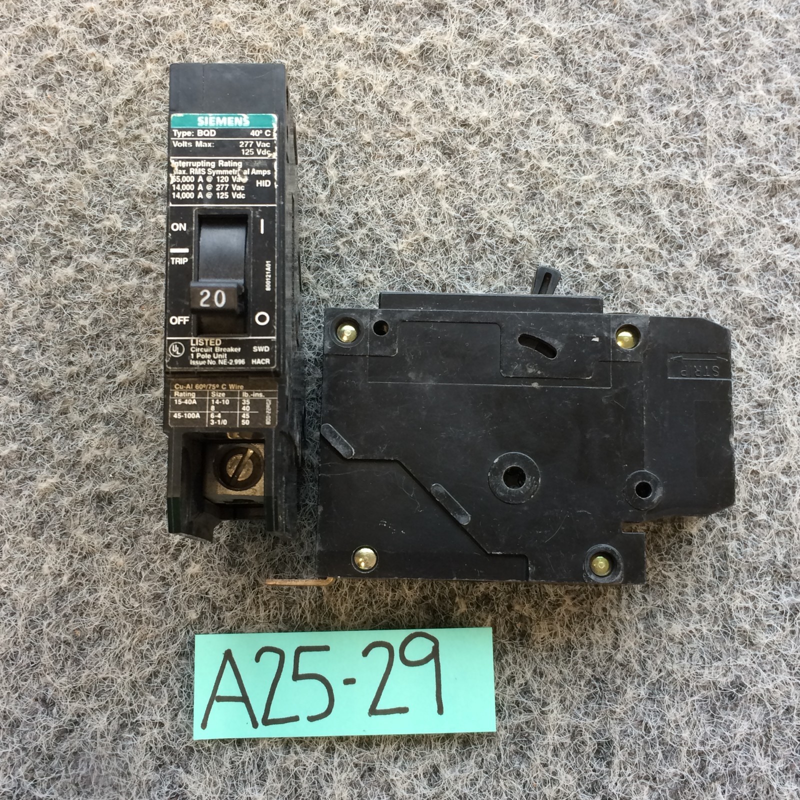 LOT OF 2 BQD120 SIEMENS 1 POLE, 277V, BOLT ON 20 AMP BREAKER